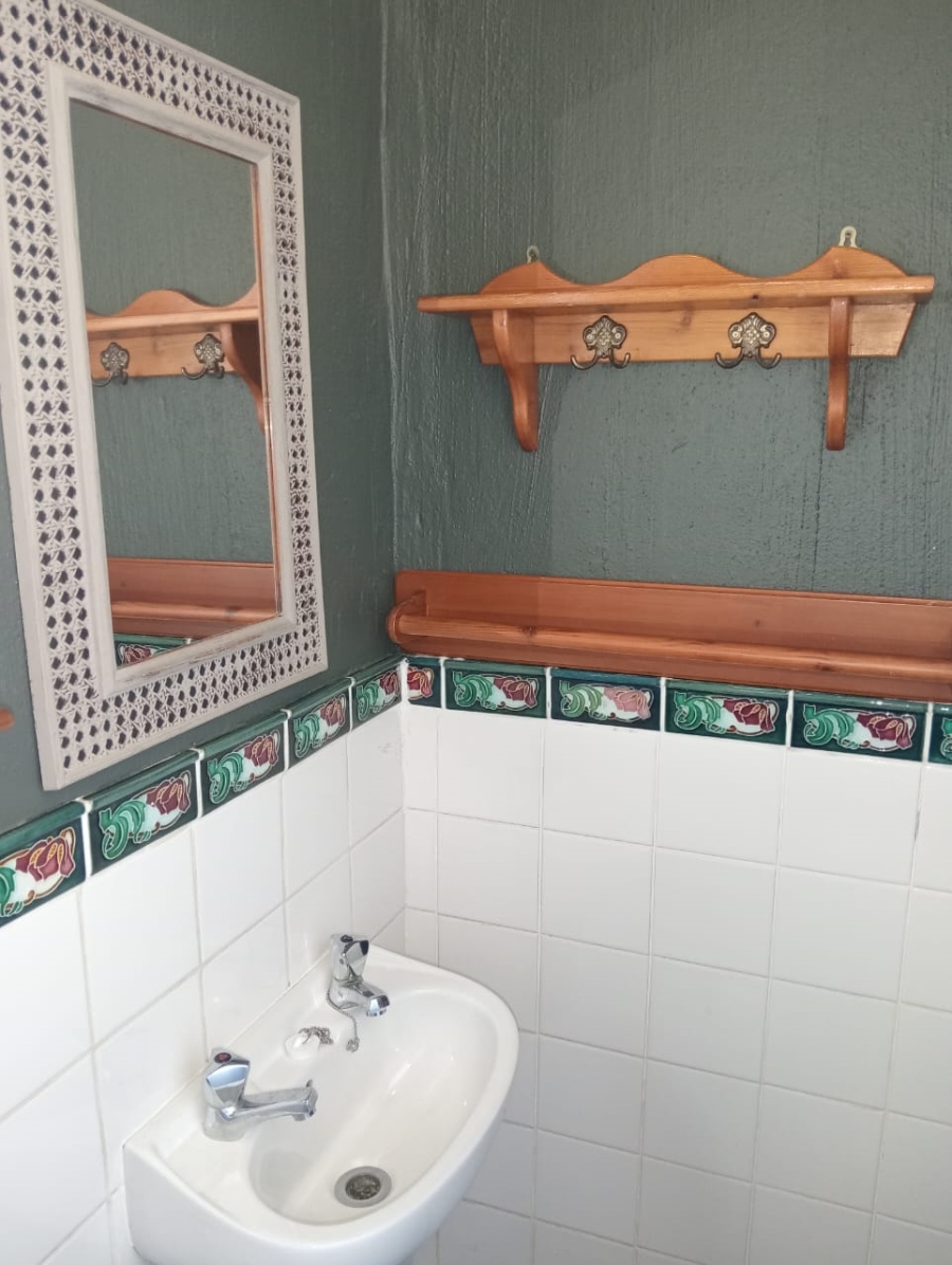 To Let 4 Bedroom Property for Rent in C Place Eastern Cape